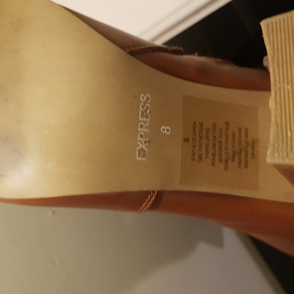 Express Boots - Picture 4 of 6